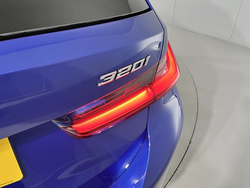 2024 (74) BMW 3 SERIES 320i M Sport 5dr Step Auto 5605812