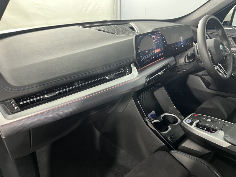2024 (24) BMW iX1 150kW eDrive20 M Sport 65kWh 5dr Auto 5571643