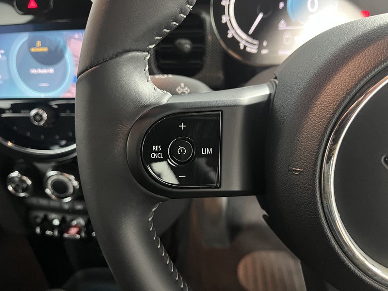 2021 (71) MINI HATCHBACK 1.5 Cooper Exclusive 3dr Auto 5567357