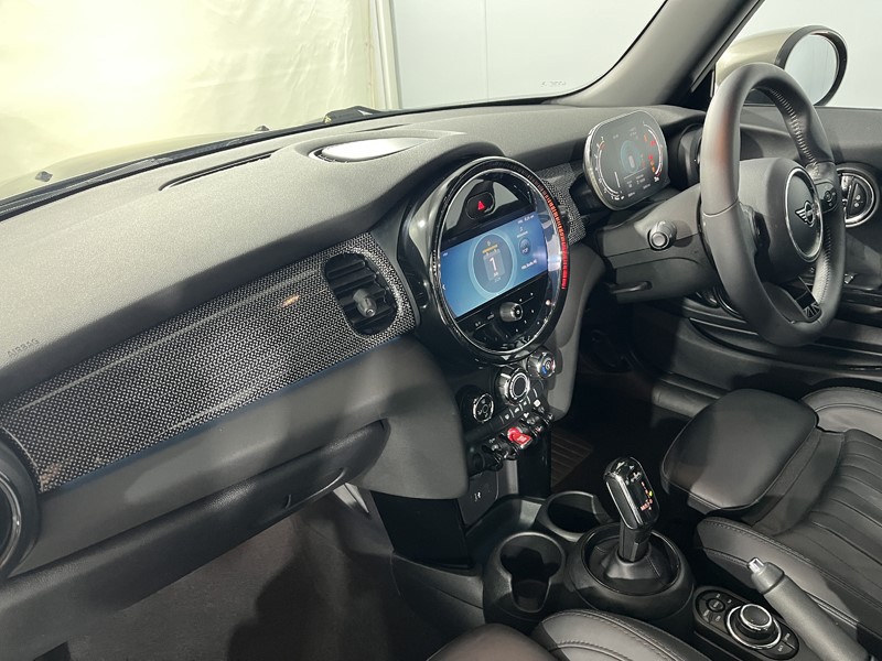 2021 (71) MINI HATCHBACK 1.5 Cooper Exclusive 3dr Auto 5567341