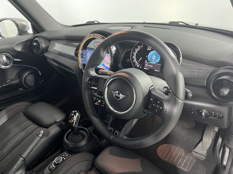 2021 (71) MINI HATCHBACK 1.5 Cooper Exclusive 3dr Auto 5567340