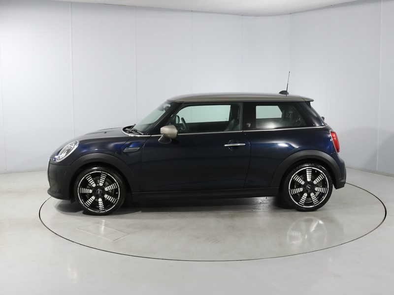 2021 (71) MINI HATCHBACK 1.5 Cooper Exclusive 3dr Auto 5567374