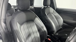 2021 (71) MINI HATCHBACK 1.5 Cooper Exclusive 3dr Auto 5567345