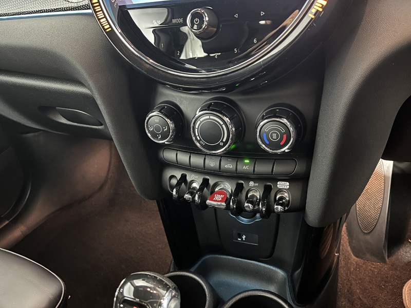 2021 (71) MINI HATCHBACK 1.5 Cooper Exclusive 3dr Auto 5567364