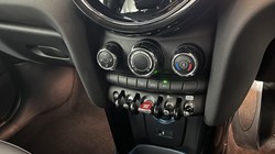 2021 (71) MINI HATCHBACK 1.5 Cooper Exclusive 3dr Auto 5567364