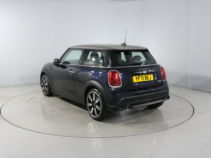 2021 (71) MINI HATCHBACK 1.5 Cooper Exclusive 3dr Auto 5567336