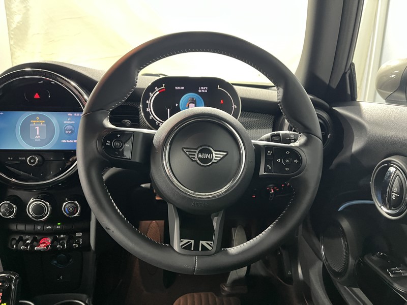 2021 (71) MINI HATCHBACK 1.5 Cooper Exclusive 3dr Auto 5567339