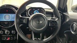 2021 (71) MINI HATCHBACK 1.5 Cooper Exclusive 3dr Auto 5567339