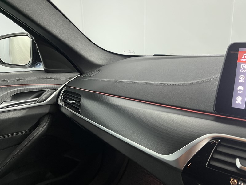 2021 (21) BMW 5 SERIES 520d MHT M Sport 5dr Step Auto 5605694