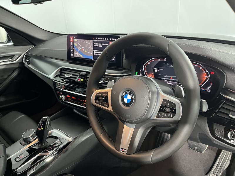 2021 (21) BMW 5 SERIES 520d MHT M Sport 5dr Step Auto 5605674