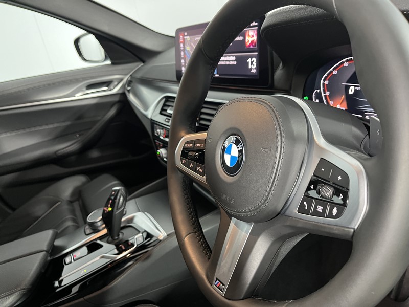 2021 (21) BMW 5 SERIES 520d MHT M Sport 5dr Step Auto 5605690