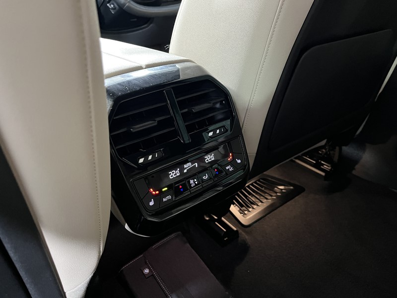 2022 (72) BMW iX 240kW xDrive40 M Sport Edition 76.6kWh 5dr Auto 5791507