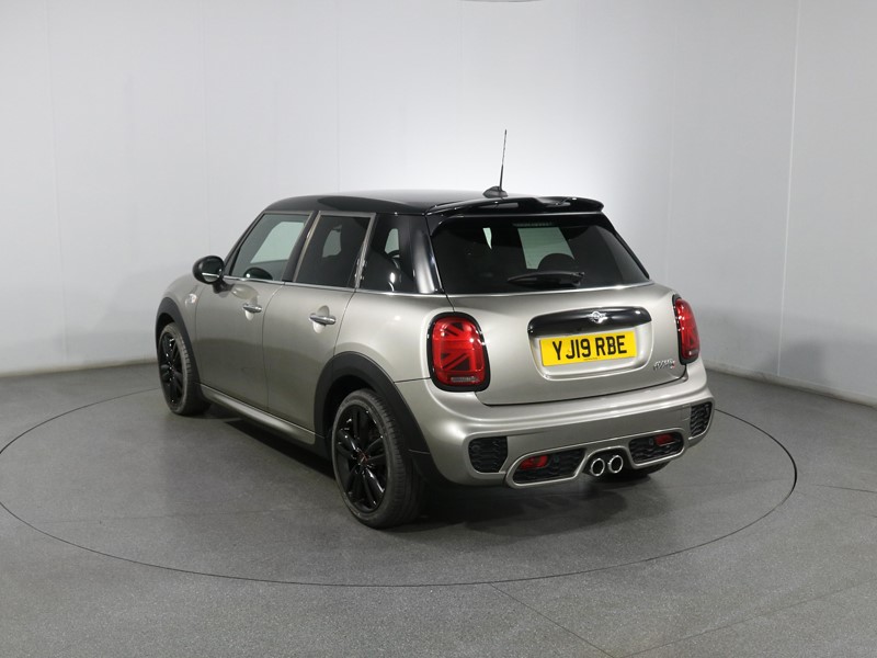 2019 (19) MINI HATCHBACK 2.0 Cooper S Sport II 5dr Auto [Comfort/Nav Pack]
