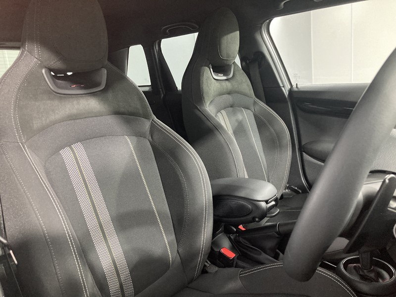 2019 (19) MINI HATCHBACK 2.0 Cooper S Sport II 5dr Auto [Comfort/Nav Pack] 5586160