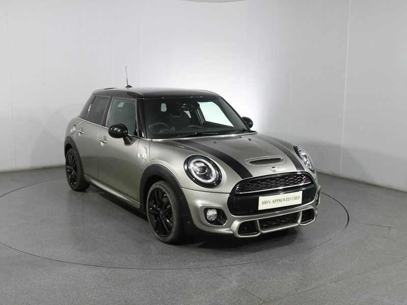 2019 (19) MINI HATCHBACK 2.0 Cooper S Sport II 5dr Auto [Comfort/Nav Pack]