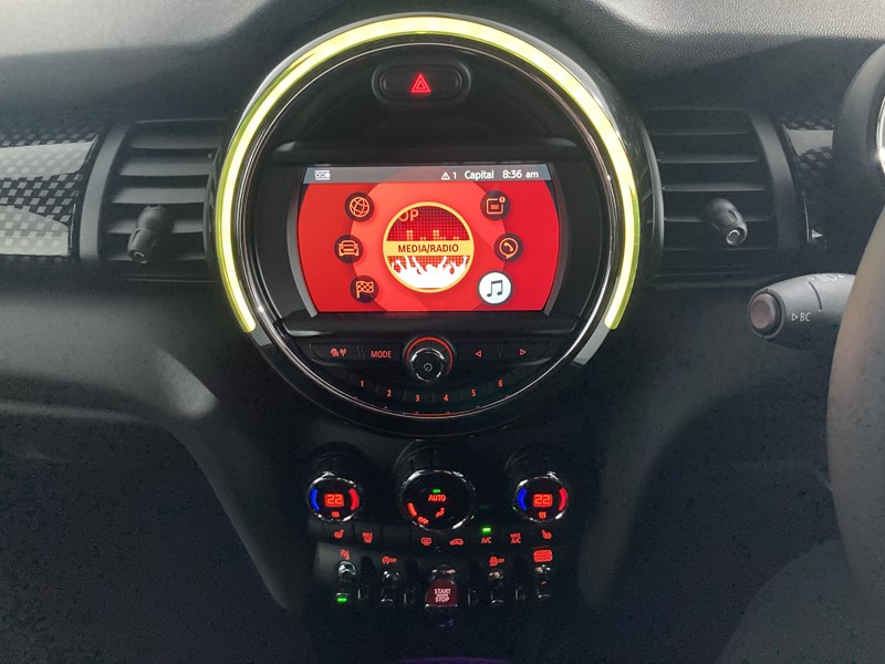 2019 (19) MINI HATCHBACK 2.0 Cooper S Sport II 5dr Auto [Comfort/Nav Pack] 5586157