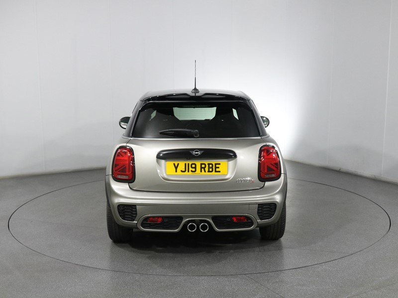 2019 (19) MINI HATCHBACK 2.0 Cooper S Sport II 5dr Auto [Comfort/Nav Pack] 5586164