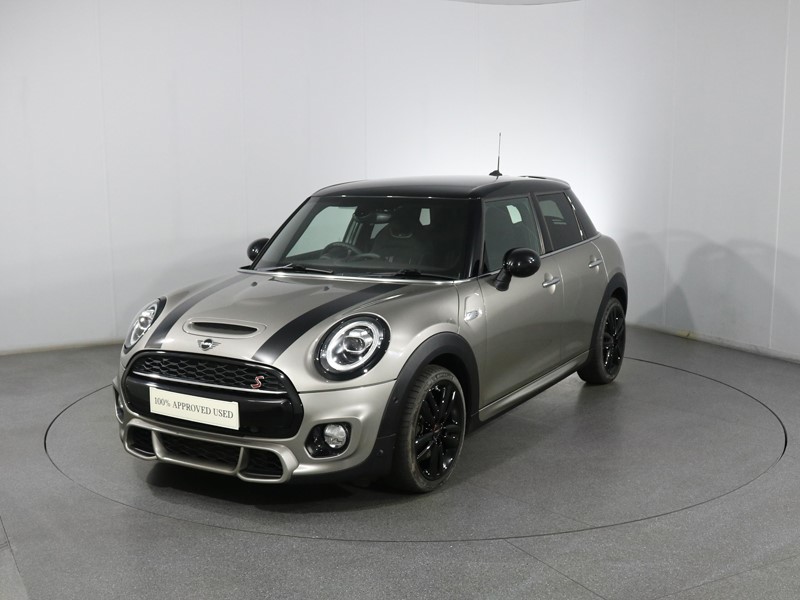 2019 (19) MINI HATCHBACK 2.0 Cooper S Sport II 5dr Auto [Comfort/Nav Pack] 5586193