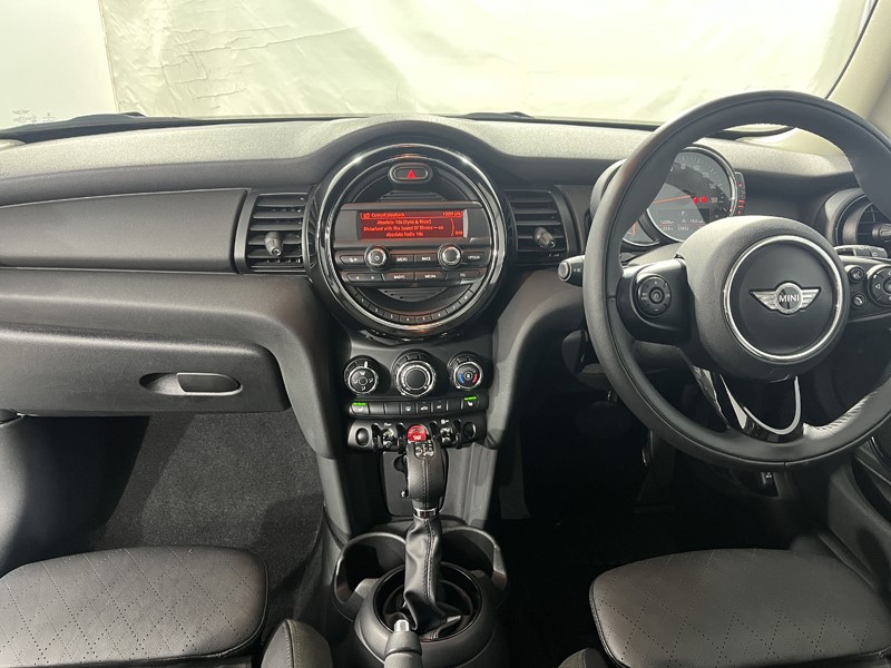 2017 (17) MINI HATCHBACK 1.2 One 3dr Auto 5601557