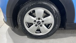 2017 (17) MINI HATCHBACK 1.2 One 3dr Auto 5601566