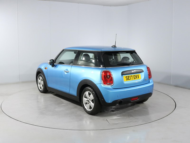 2017 (17) MINI HATCHBACK 1.2 One 3dr Auto 5601555
