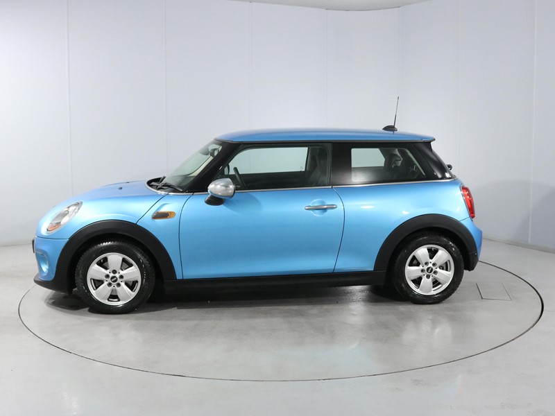 2017 (17) MINI HATCHBACK 1.2 One 3dr Auto 5601589