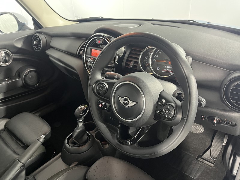 2017 (17) MINI HATCHBACK 1.2 One 3dr Auto 5601559