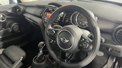 2017 (17) MINI HATCHBACK 1.2 One 3dr Auto 5601559