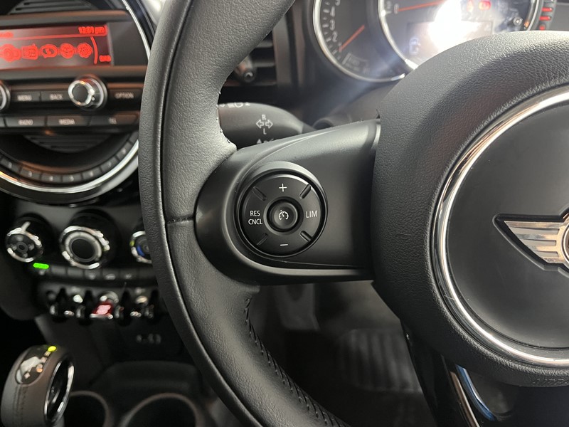 2017 (17) MINI HATCHBACK 1.2 One 3dr Auto 5601573