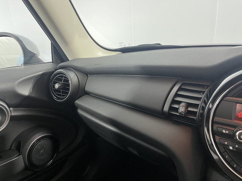 2017 (17) MINI HATCHBACK 1.2 One 3dr Auto 5601576