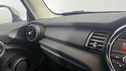 2017 (17) MINI HATCHBACK 1.2 One 3dr Auto 5601576
