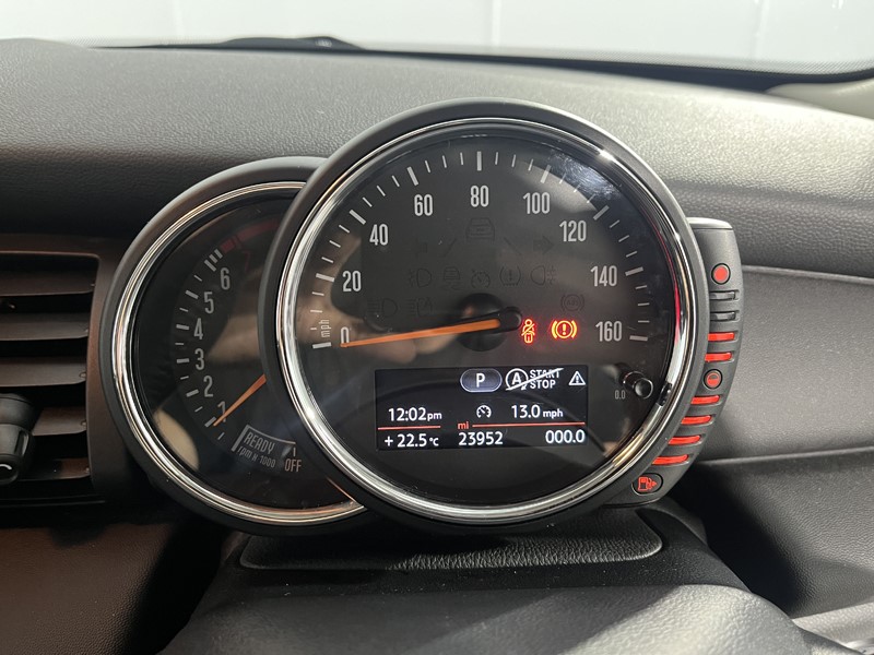 2017 (17) MINI HATCHBACK 1.2 One 3dr Auto 5601561
