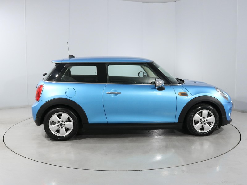 2017 (17) MINI HATCHBACK 1.2 One 3dr Auto 5601556