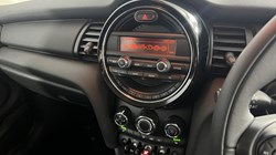 2017 (17) MINI HATCHBACK 1.2 One 3dr Auto 5601560