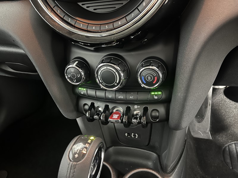 2017 (17) MINI HATCHBACK 1.2 One 3dr Auto 5601579