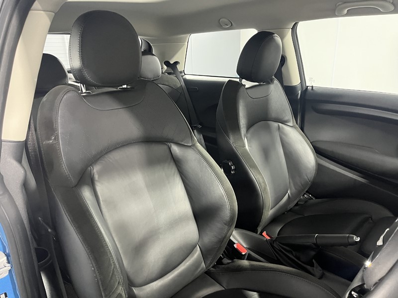 2017 (17) MINI HATCHBACK 1.2 One 3dr Auto 5601563