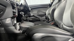 2017 (17) MINI HATCHBACK 1.2 One 3dr Auto 5601581