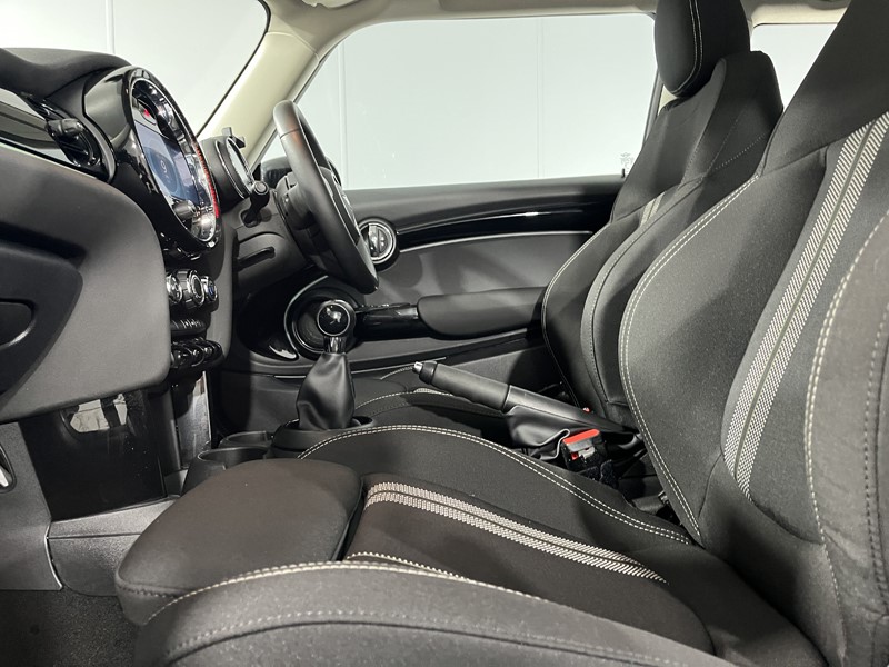2021 (71) MINI HATCHBACK 2.0 Cooper S Classic 3dr 5597207