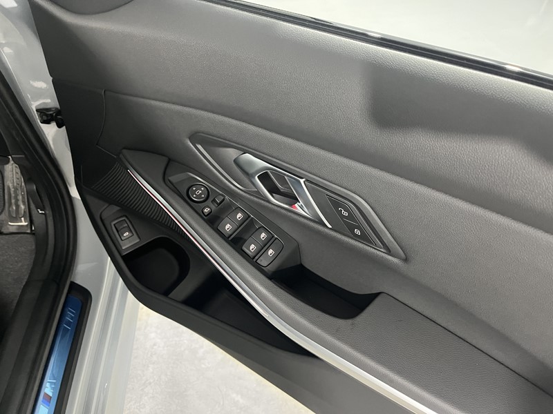 2026 (26) BMW 3 SERIES 320i M Sport 5dr Step Auto 5879158