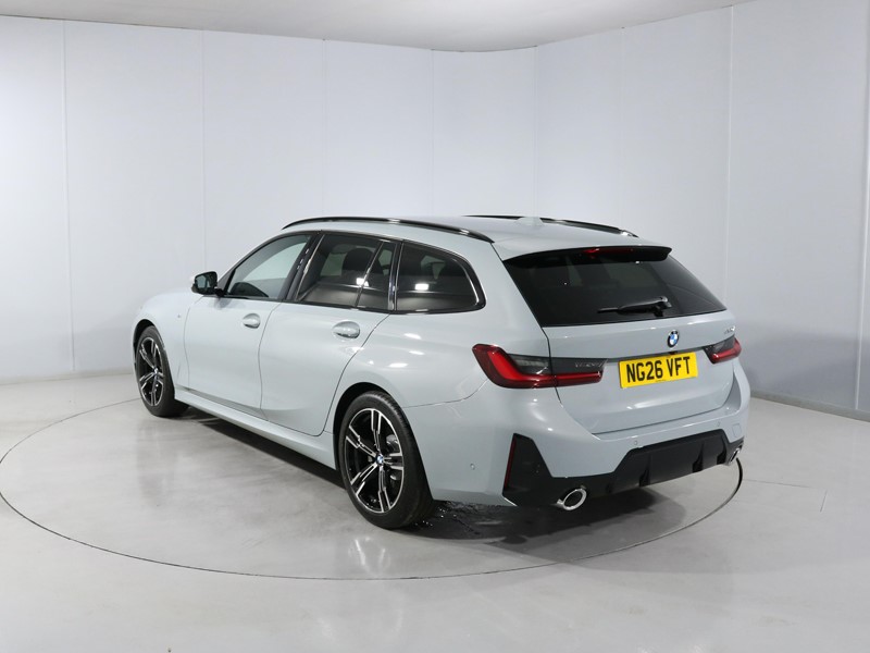 2026 (26) BMW 3 SERIES 320i M Sport 5dr Step Auto 5879140