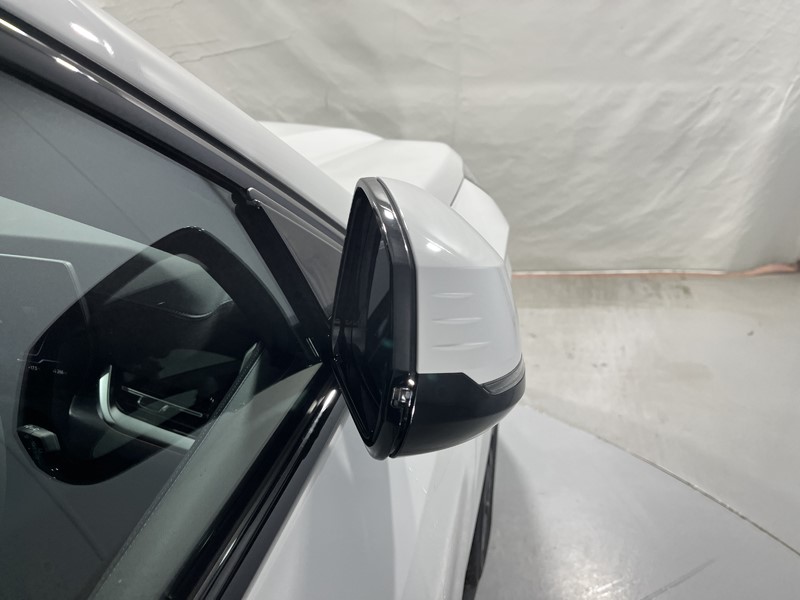 2026 (26) BMW iX1 150kW eDrive20 Shadow Edition 65kWh 5dr Auto 5880162