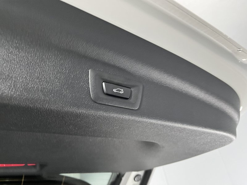 2026 (26) BMW iX1 150kW eDrive20 Shadow Edition 65kWh 5dr Auto 5880165
