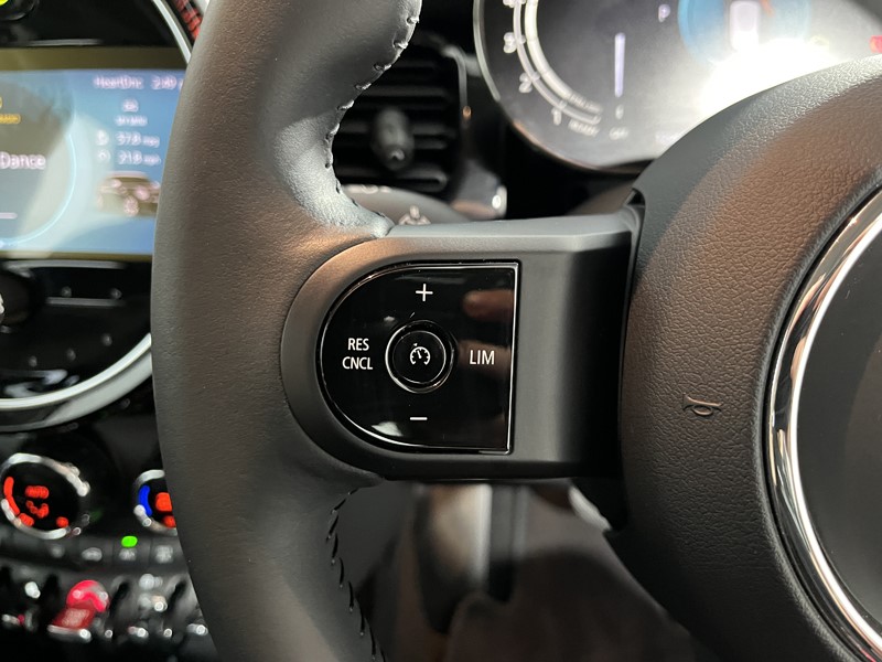 2023 (23) MINI HATCHBACK 1.5 Cooper Classic Premium 5dr Auto 5605839
