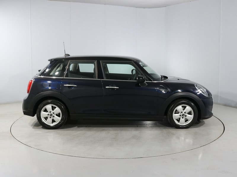 2023 (23) MINI HATCHBACK 1.5 Cooper Classic Premium 5dr Auto 5605821