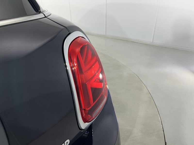 2023 (23) MINI HATCHBACK 1.5 Cooper Classic Premium 5dr Auto 5605858
