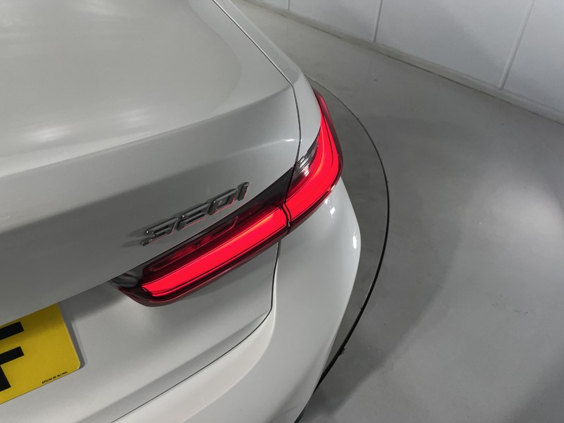 2026 (75) BMW 3 SERIES 320i M Sport 4dr Step Auto 5603139