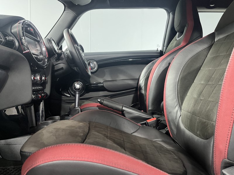 2018 (18) MINI HATCHBACK 2.0 John Cooper Works 3dr 5620018