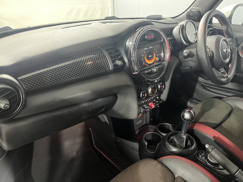 2018 (18) MINI HATCHBACK 2.0 John Cooper Works 3dr 5619989