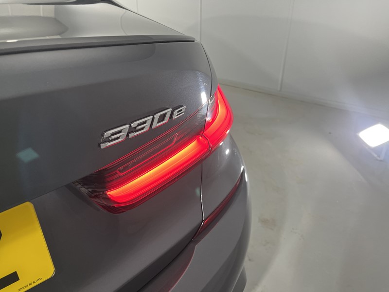2020 (20) BMW 3 SERIES 330e M Sport 4dr Auto 5631255