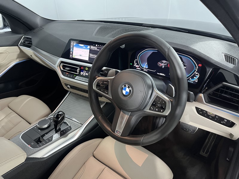 2020 (20) BMW 3 SERIES 330e M Sport 4dr Auto 5631214
